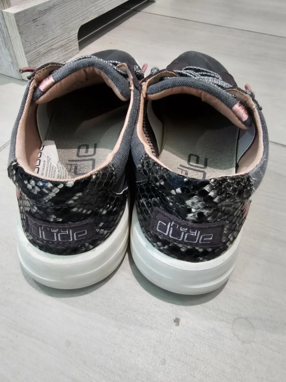 Hey Dude Womens Gray Canvas Sneakers with Pink Accents Dize 6